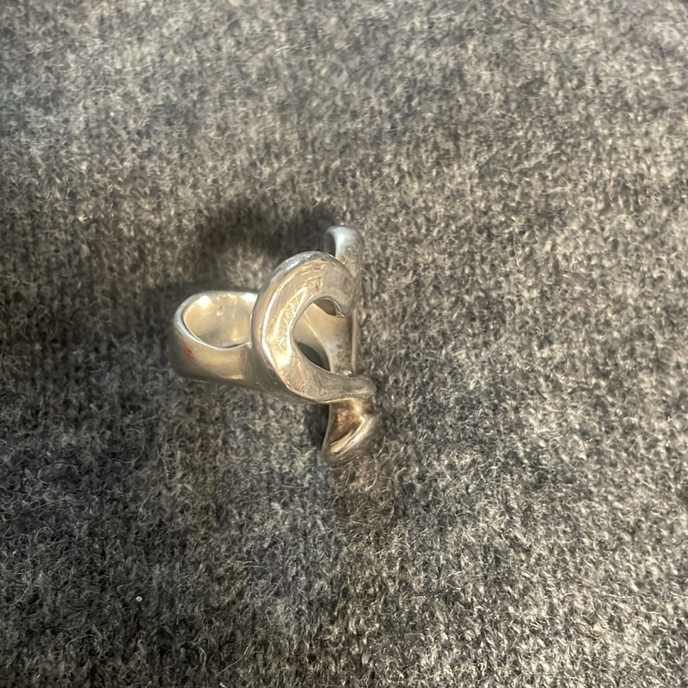 Uno de 50 Silver Silver Nailed Heart Ring - Picture 2 of 7